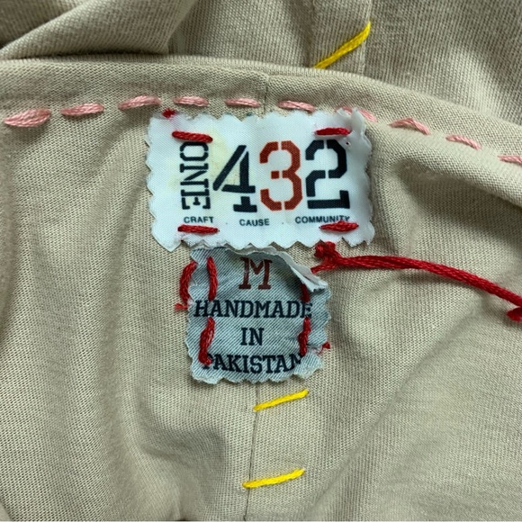 Tan Tribal Tunic Women’s Medium HandMade in Pakistan Stitched Top Blouse Spring - Picture 5 of 8